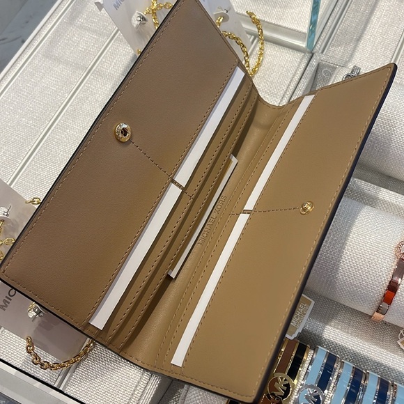 Michael Kors Reed Large Bifold Pebbled Leather Snap Wallet Card Case 
Camel 
NWT - Picture 5 of 16